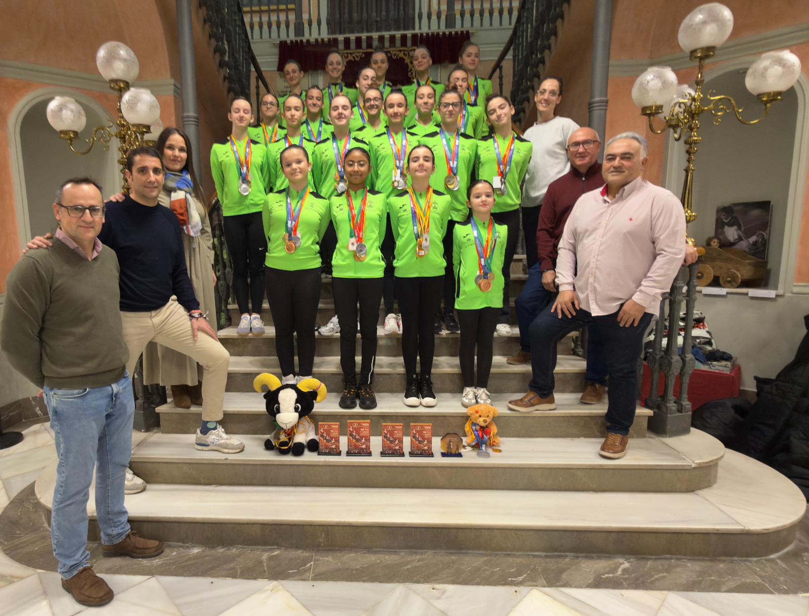 El diputado de Deportes recibe al Club Gimnasia Rítmica Chinchilla para reconocer su trayectoria El diputado de Deportes recibe al Club Gimnasia Rítmica Chinchilla para reconocer su trayectoria