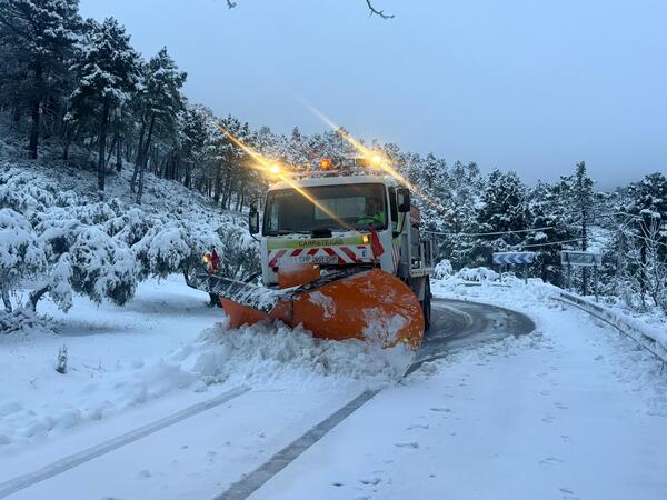 La Junta ha empleado 185 toneladas de sal para paliar los efectos del paso de la Borrasca Ingrid por las carreteras de la provincia La Junta ha empleado 185 toneladas de sal para paliar los efectos del paso de la Borrasca Ingrid por las carreteras de la provincia