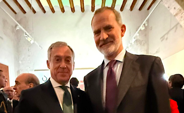 El presidente de Eurocaja Rural asiste al 160º Aniversario de 'Las Provincias' junto a Sus Majestades los Reyes de España