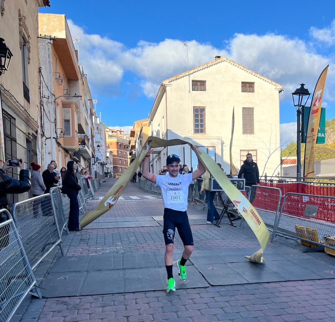 Marcos López 'vuela' en Molinicos y consigue su cuarta victoria consecutiva