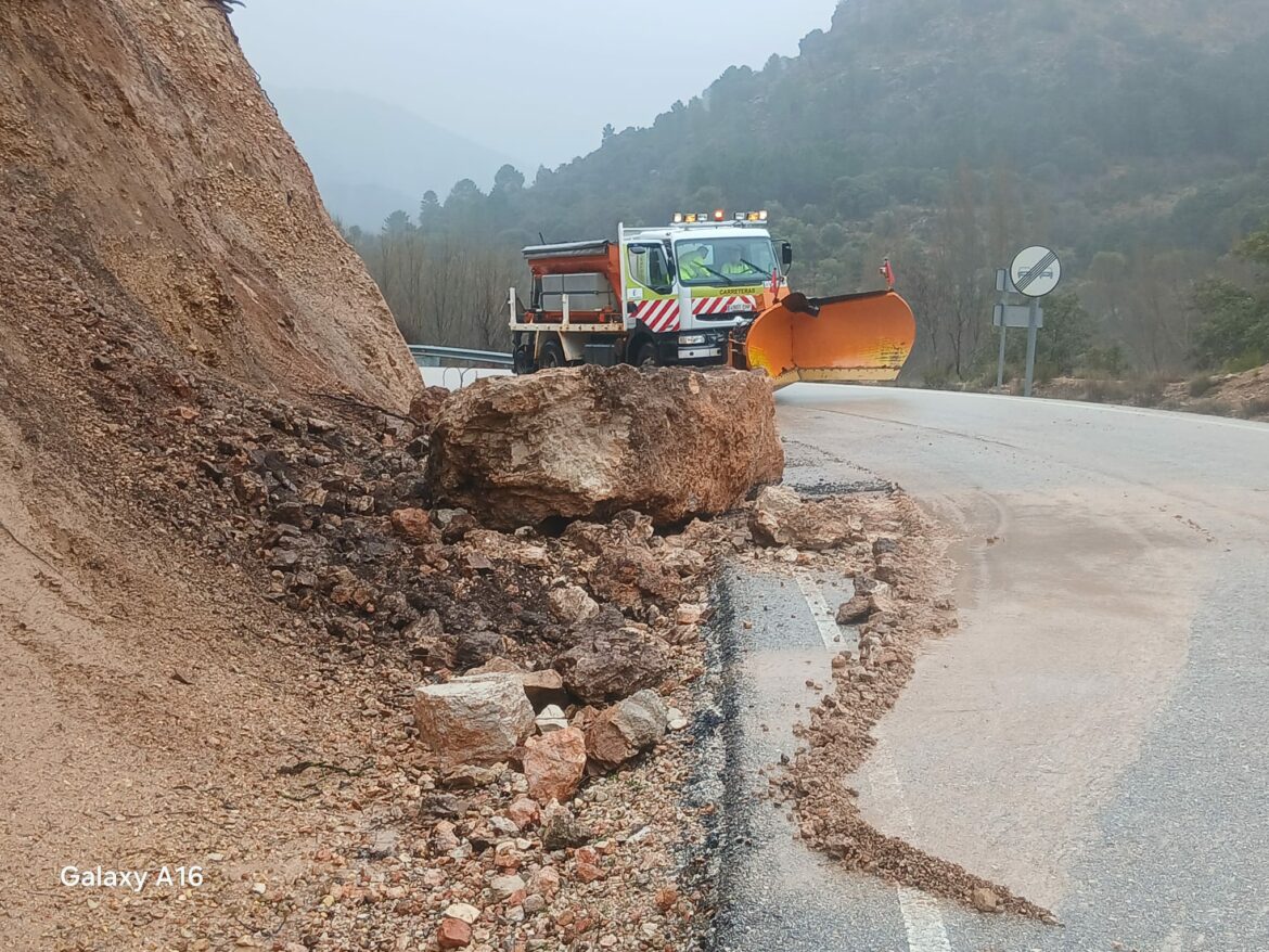 La Junta mantiene la vigilancia en las carreteras de la provincia para garantizar la seguridad en la red viaria ante el riesgo de desprendimientos
