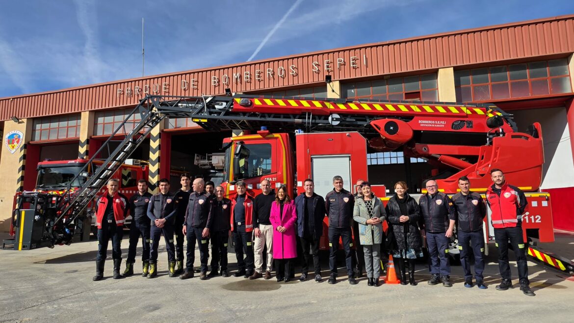 <strong>El Gobierno Provincial incorpora dos nuevos vehículos autoescaleras a la flota del SEPEI con una inversión de 1,79 millones de euros</strong> <strong>El Gobierno Provincial incorpora dos nuevos vehículos autoescaleras a la flota del SEPEI con una inversión de 1,79 millones de euros</strong>