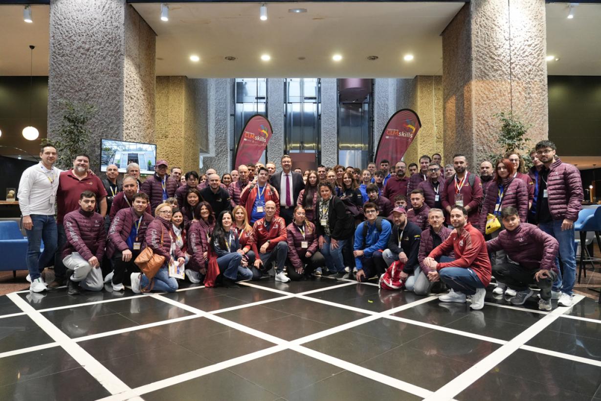 Castilla-La Mancha ha incrementado en un 19% en el último año el número de empresas que colaboran con la Formación Profesional, pasando de 13.000 a 15.000 Castilla-La Mancha ha incrementado en un 19% en el último año el número de empresas que colaboran con la Formación Profesional, pasando de 13.000 a 15.000