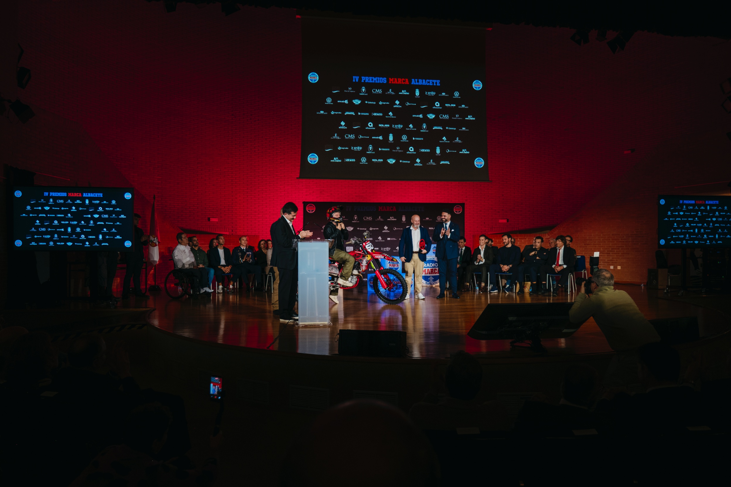 ¡TODAS LAS FOTOS DE LA IV GALA DE RADIO MARCA ALBACETE CASTILLA-LA MANCHA! La noche ÉPICA en el Paraninfo UCLM