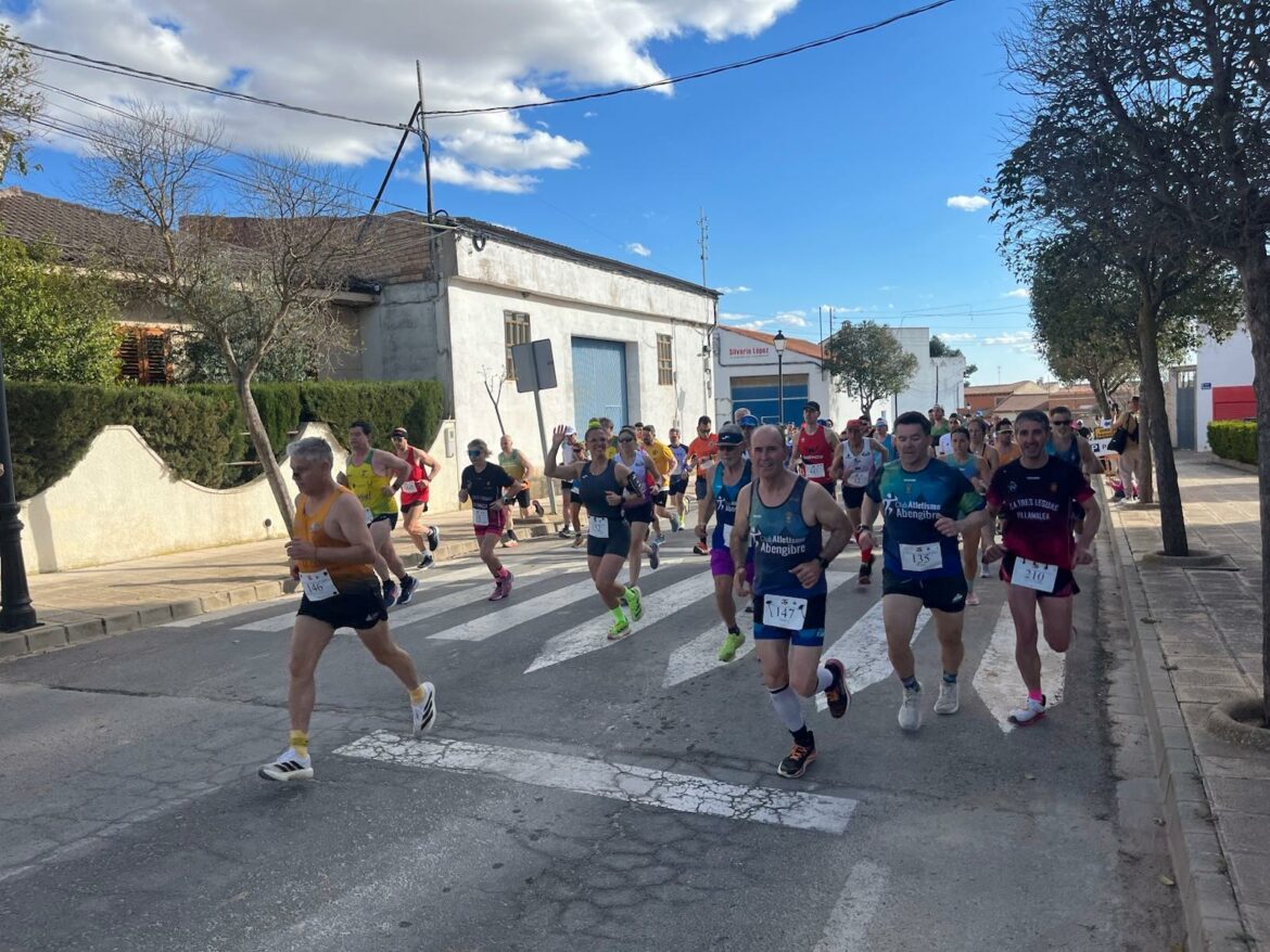 Óscar Utiel y Mª Carmen Risueño dominan en Abengibre