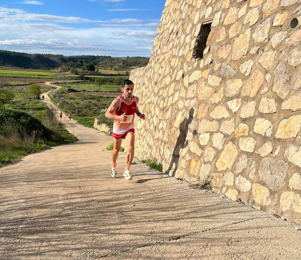 Óscar Utiel y Mª Carmen Risueño dominan en Abengibre