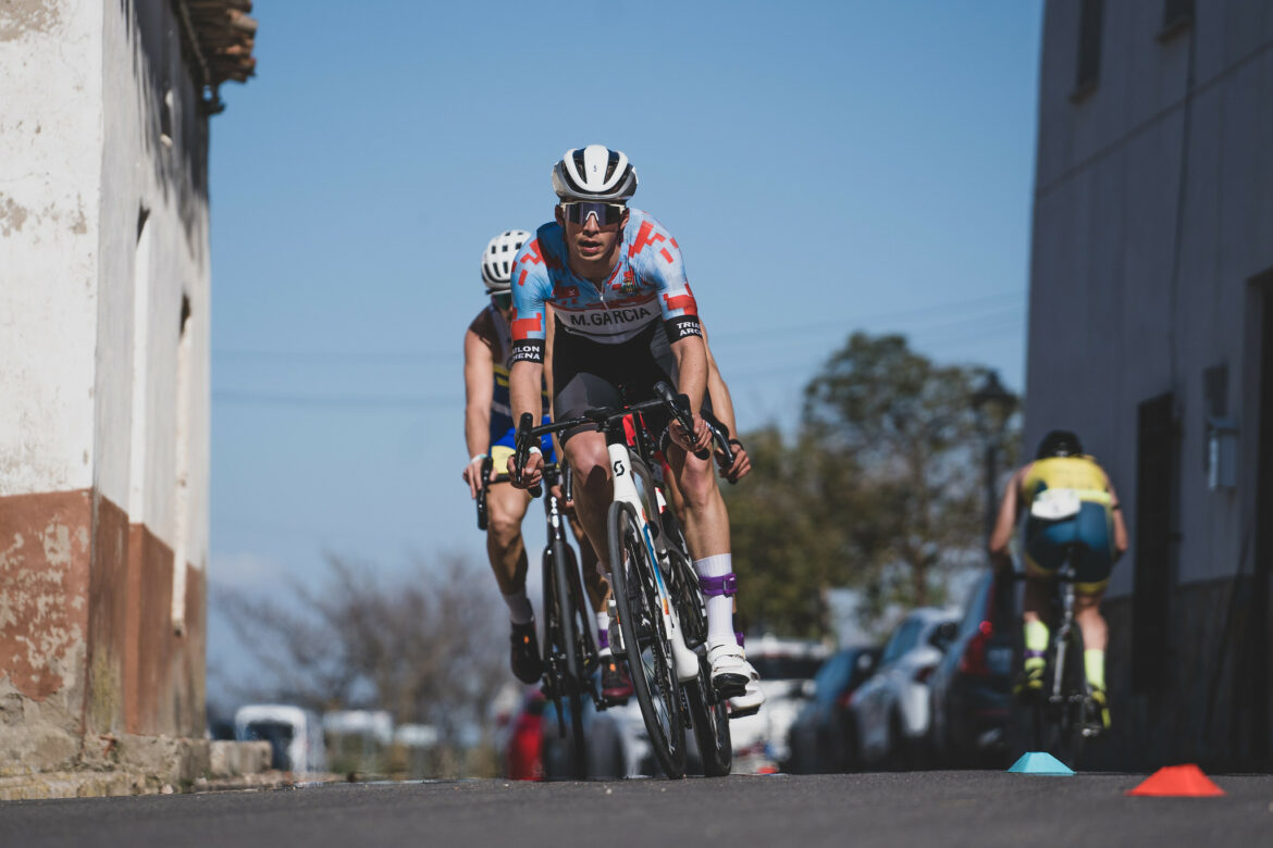 Serhii Kostenko e Irene González ganan el V Duatlón La Peñica de San Pedro