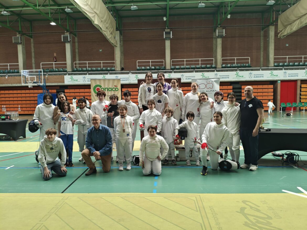 La SADA cierra la temporada regional de esgrima con 16 podios y cuatro títulos en el Campeonato de Castilla-La Mancha de menores