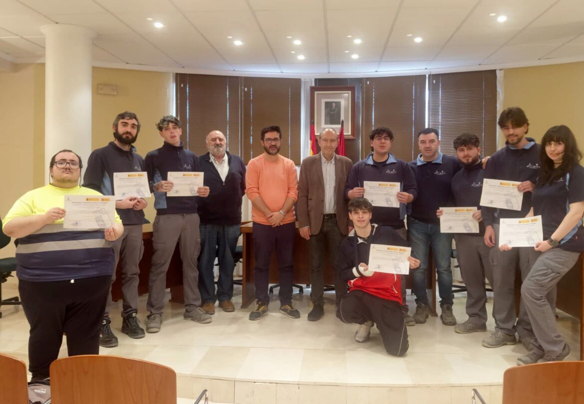 La Junta clausura en Casas de Juan Núñez un Taller Plus Línea 2 de Fontanería y Calefacción en el que se han formado ocho jóvenes La Junta clausura en Casas de Juan Núñez un Taller Plus Línea 2 de Fontanería y Calefacción en el que se han formado ocho jóvenes