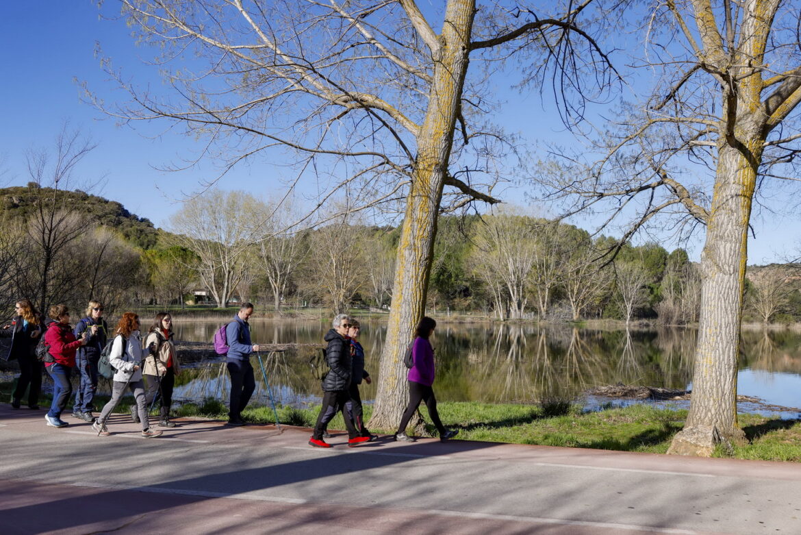 El agua fue protagonista en las dos nuevas Rutas de Senderismo de la Diputación, en Villamalea y Ossa de Montiel
