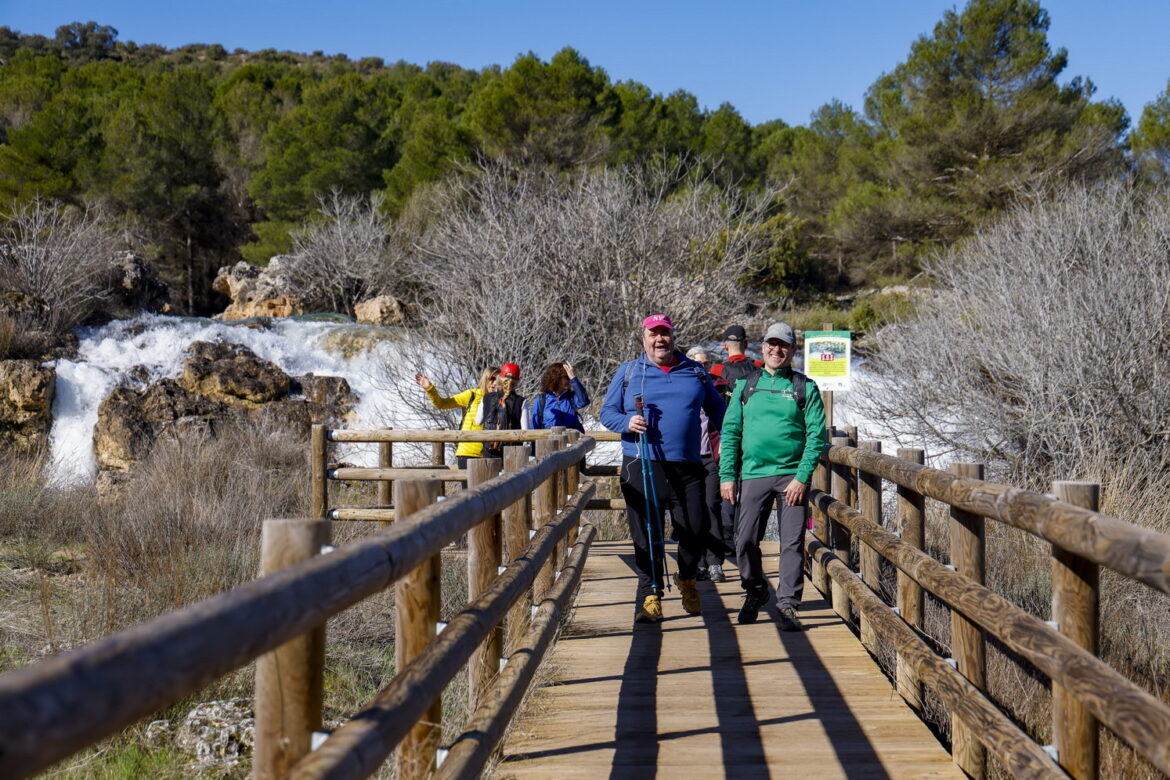 El agua fue protagonista en las dos nuevas Rutas de Senderismo de la Diputación, en Villamalea y Ossa de Montiel