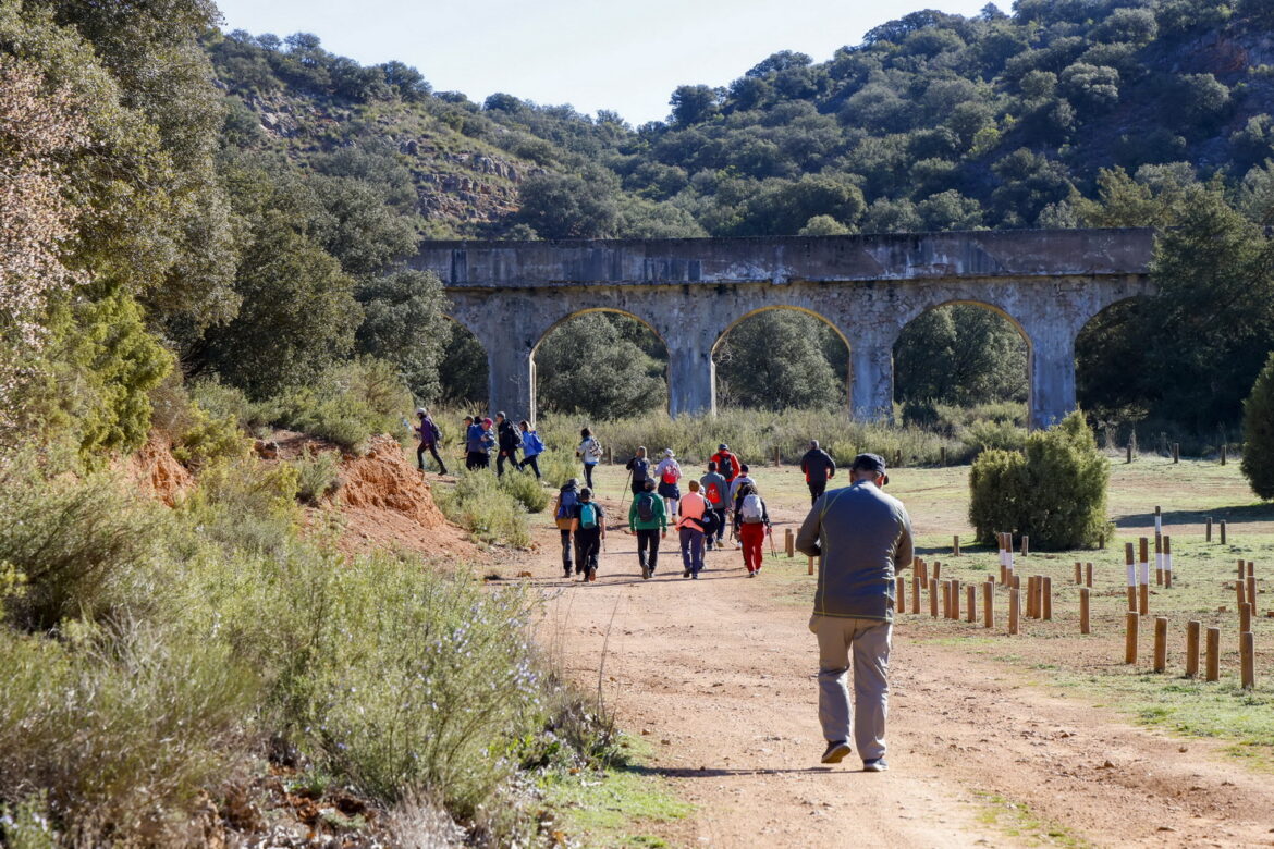 El agua fue protagonista en las dos nuevas Rutas de Senderismo de la Diputación, en Villamalea y Ossa de Montiel