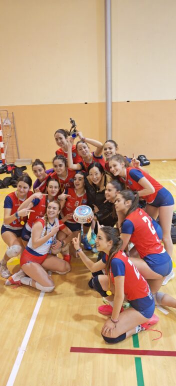 El equipo Juvenil del CLUB VOLEIBOL ALBACETE ha logrado vencer en la FINAL FOUR, consiguiendo el CAMPEONATO REGIONAL JUVENIL