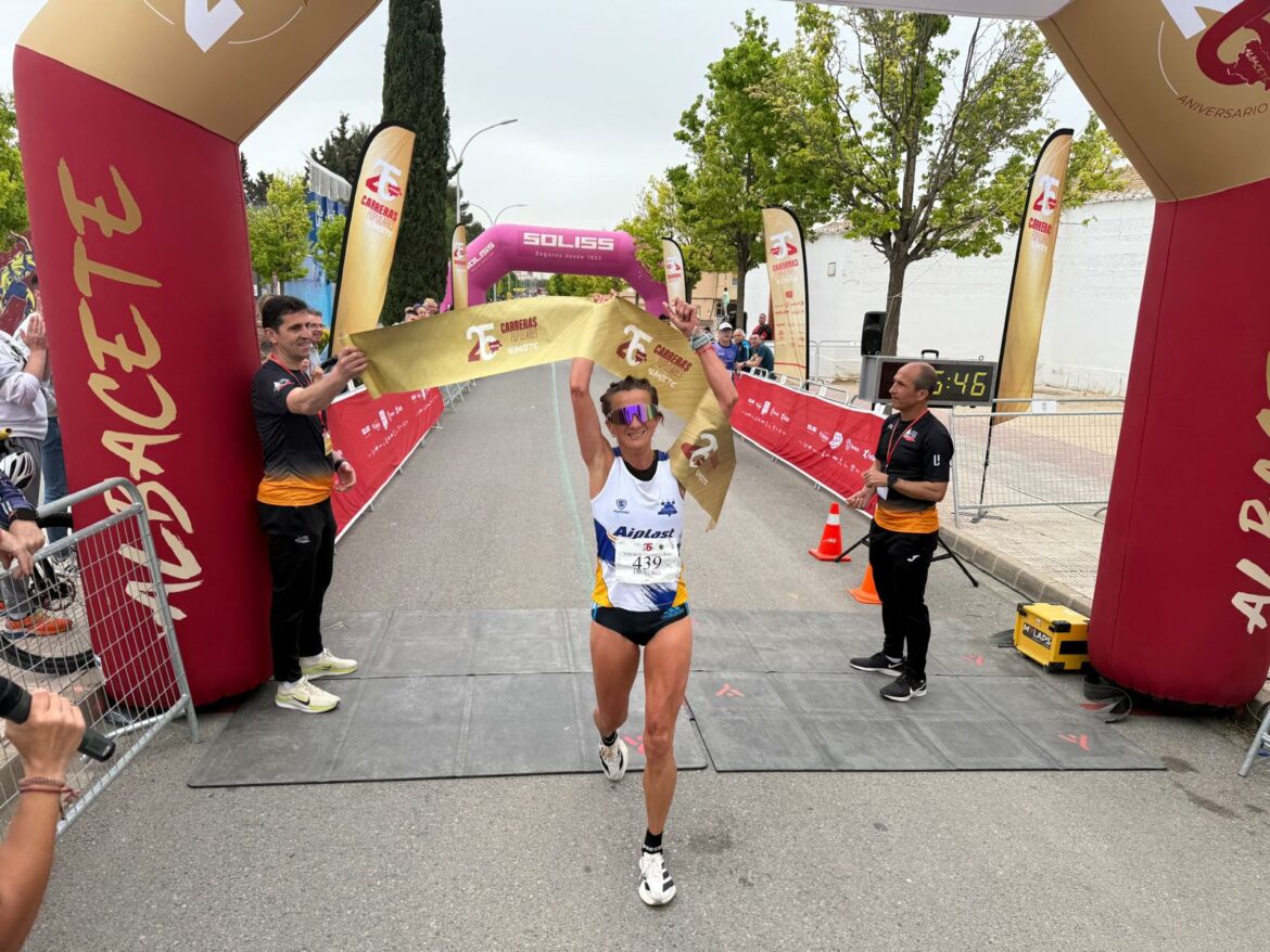 Mª José De Toro alcanza los quince triunfos en la Media Maratón de La Roda