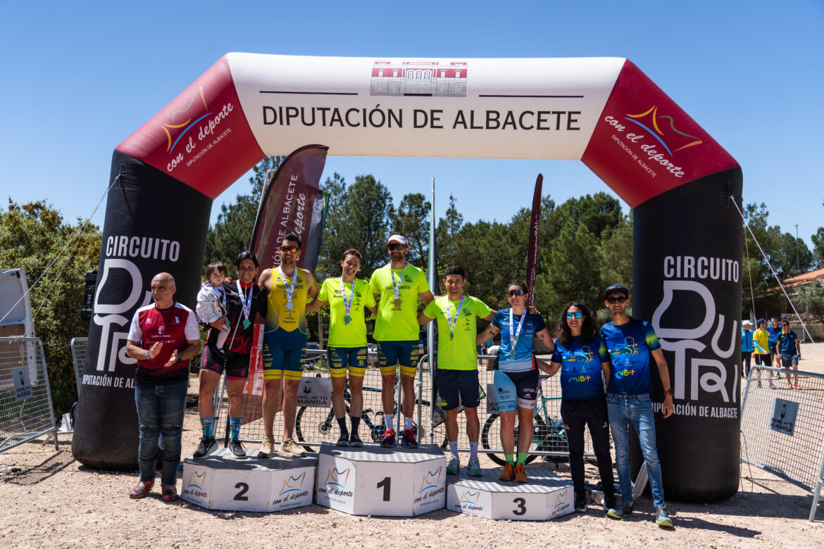 Guillermo Ferrer y Ángela Ojeda se imponen en el IV Triatlón de Almansa, cita del IV Circuito Du‑Tri de la Diputación de Albacete