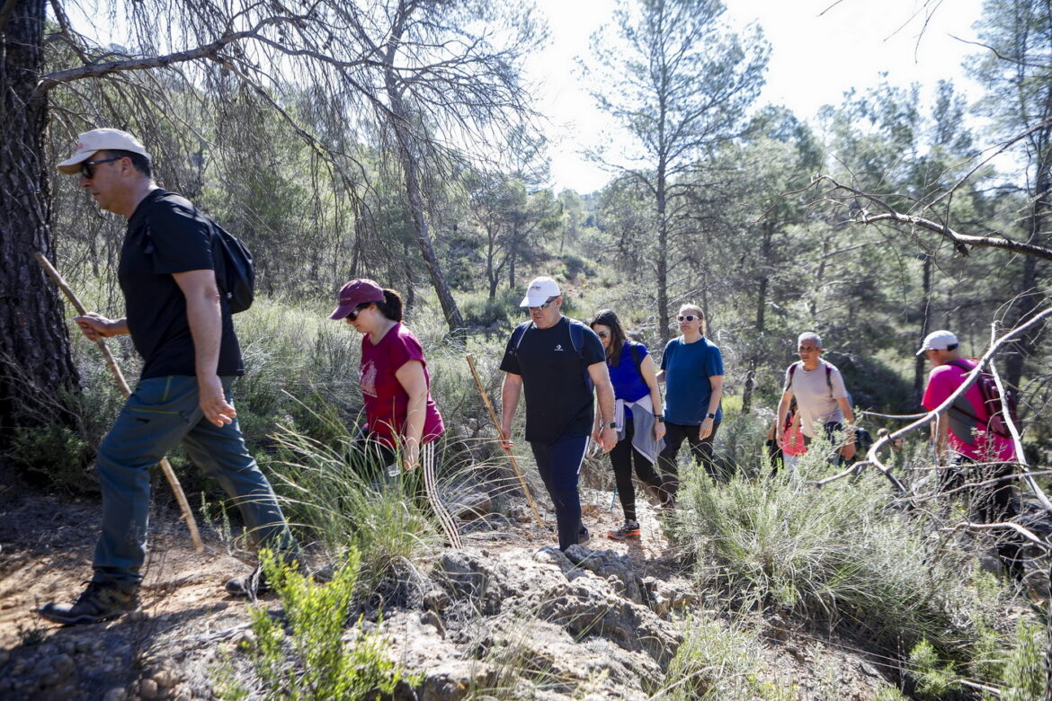 El sol primaveral, protagonista de las Rutas de Senderismo de la Diputación de Albacete, en Casas Ibáñez y Socovos