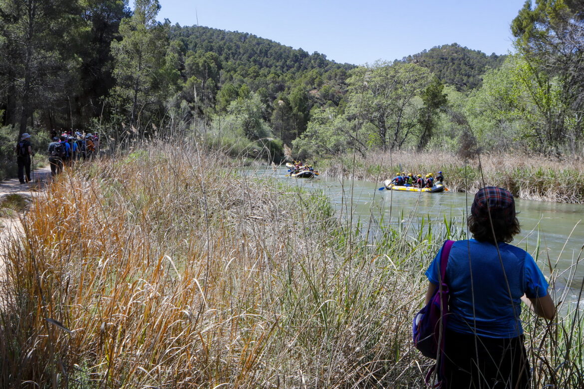 El sol primaveral, protagonista de las Rutas de Senderismo de la Diputación de Albacete, en Casas Ibáñez y Socovos