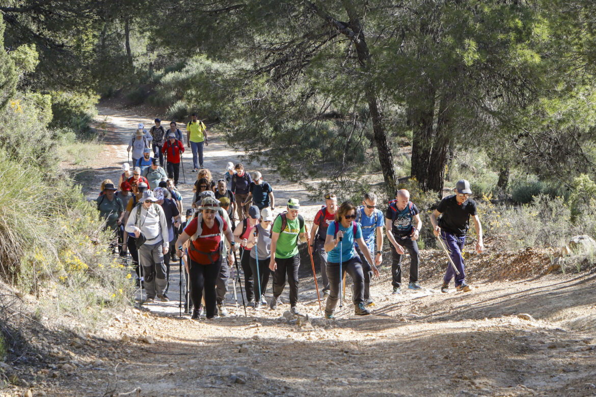 El sol primaveral, protagonista de las Rutas de Senderismo de la Diputación de Albacete, en Casas Ibáñez y Socovos