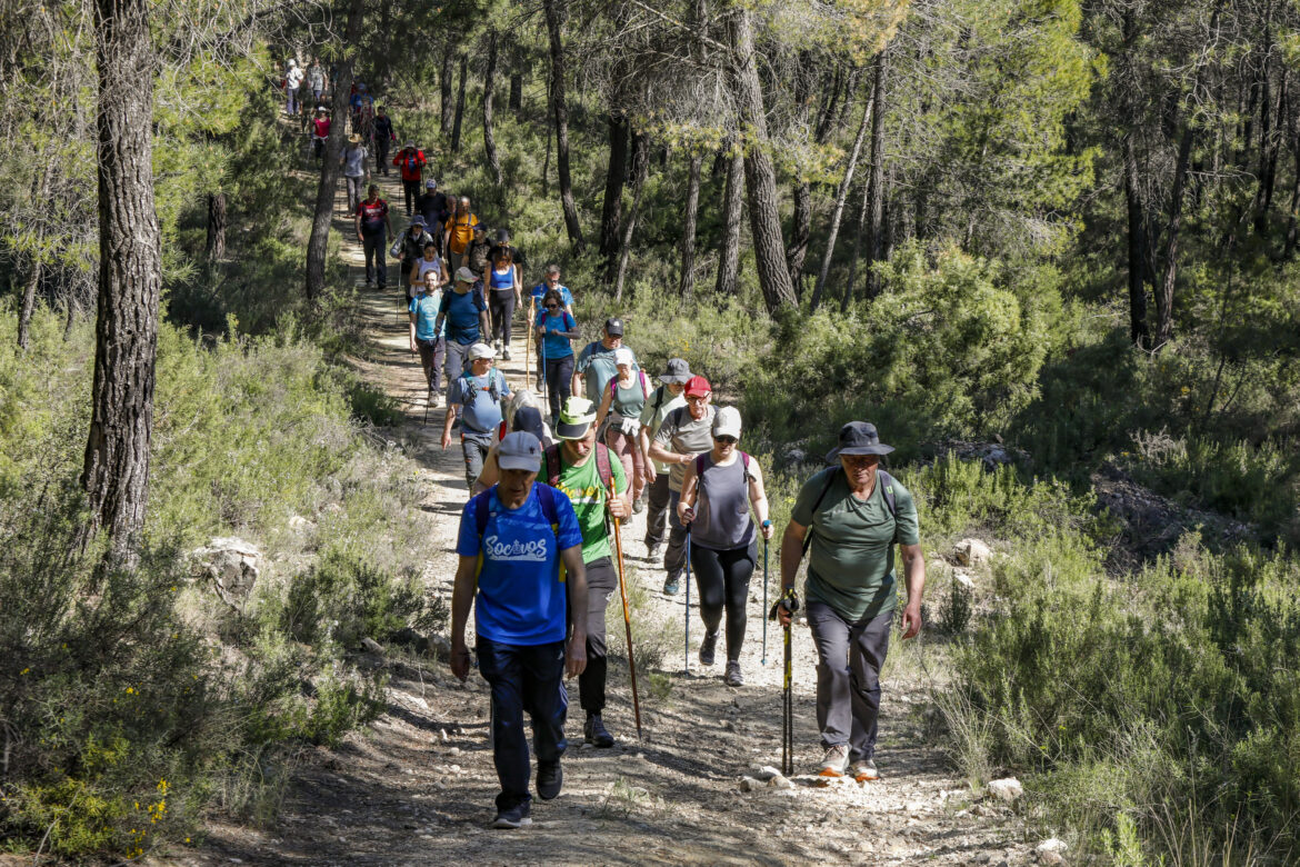 El sol primaveral, protagonista de las Rutas de Senderismo de la Diputación de Albacete, en Casas Ibáñez y Socovos