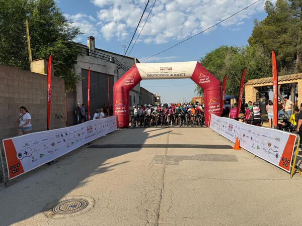 El local Iván Carrasco repite victoria en<br>la BTT de Casas de Juan Núñez El local Iván Carrasco repite victoria en<br>la BTT de Casas de Juan Núñez