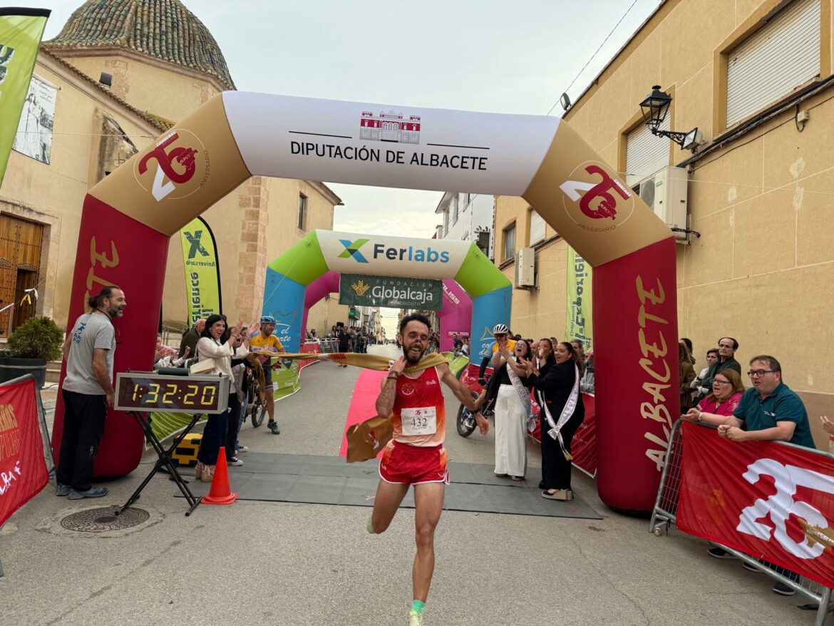 Antonio Cantos y Beatriz Román ganan la X Carrera de Trail de Valdeganga