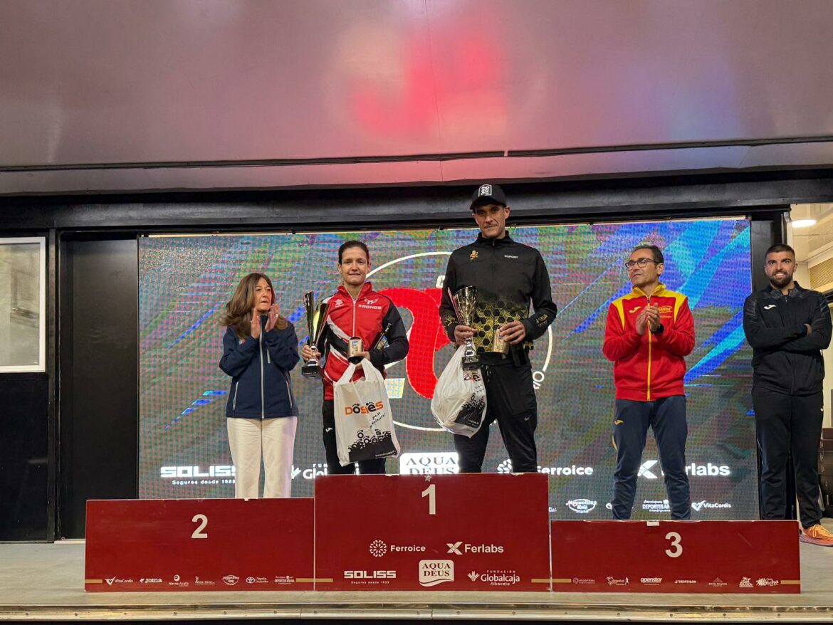 César López y Carmen Risueño repiten<br>triunfo en el Medio Maratón de Almansa