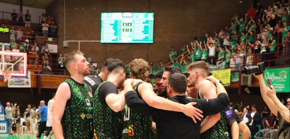 Victoria clave del Bueno Arenas Albacete Basket ante Amics Castelló para seguir soñando con el ascenso (70-64) Victoria clave del Bueno Arenas Albacete Basket ante Amics Castelló para seguir soñando con el ascenso (70-64)