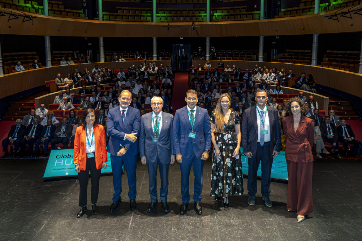 Más de 300 empresarios participan en Globalcaja HUB, el nuevo encuentro de referencia de Globalcaja para reflexionar sobre innovación y tendencias de futuro Más de 300 empresarios participan en Globalcaja HUB, el nuevo encuentro de referencia de Globalcaja para reflexionar sobre innovación y tendencias de futuro