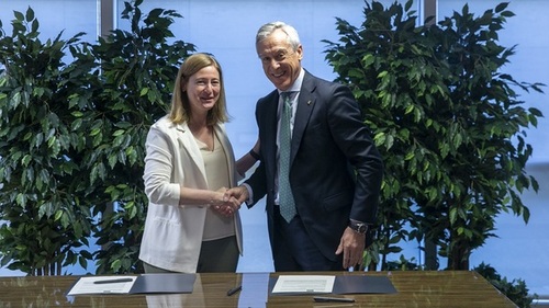 Eurocaja Rural se adhiere al acuerdo de colaboración con el Gobierno de La Rioja para facilitar el adelanto de la PAC a ganaderos y agricultores Eurocaja Rural se adhiere al acuerdo de colaboración con el Gobierno de La Rioja para facilitar el adelanto de la PAC a ganaderos y agricultores