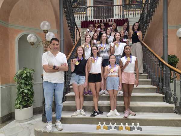 Sancha recibe al Club de Gimnasia Rítmica y Estética de Chinchilla tras su brillante papel en el Campeonato de España