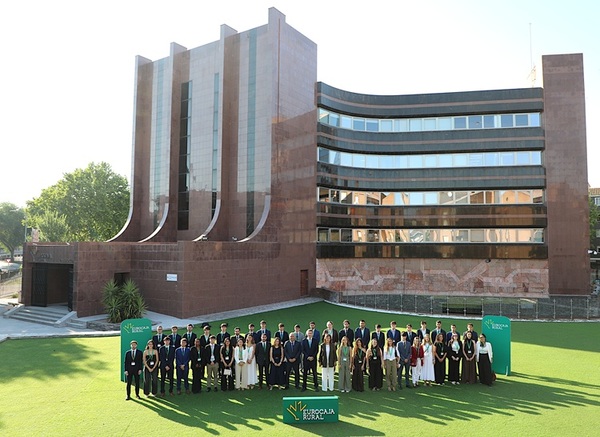 Eurocaja Rural convierte su programa de prácticas en una palanca de empleo, arraigo territorial y futuro para el talento universitario Eurocaja Rural convierte su programa de prácticas en una palanca de empleo, arraigo territorial y futuro para el talento universitario