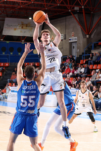 El Bueno Arenas Albacete Basket supera los baches y estrena su casillero de victorias al superar al CB Tizona Burgos (92-104)